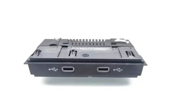 Volkswagen Tiguan USB socket connector 5NA035700