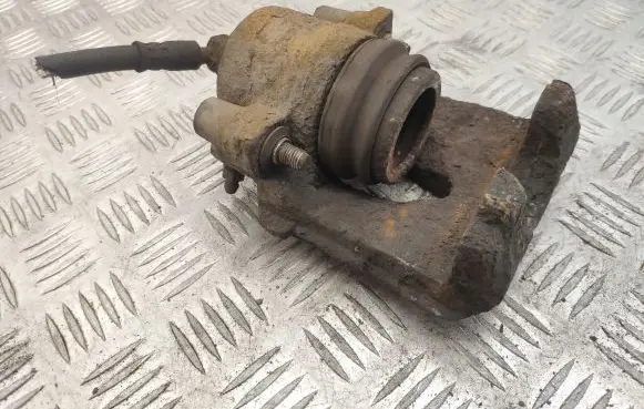 Volkswagen Golf IV Front brake caliper