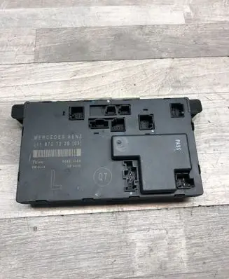 Mercedes-Benz E W211 Door control unit/module 2118701326 00401708