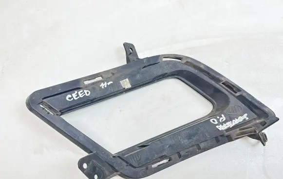 KIA Ceed Front fog light trim/grill 865641H500