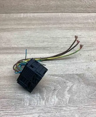 BMW 7 E38 Plug wire 8352566 Used