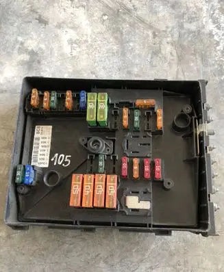Volkswagen Golf V Fuse module 1K0937125A
