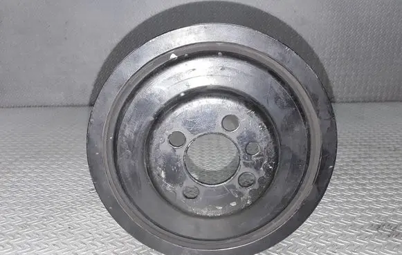 Volkswagen Touran I Crankshaft pulley 03G105243