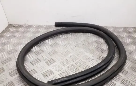 Volkswagen Scirocco Front door rubber seal 1K8867911B