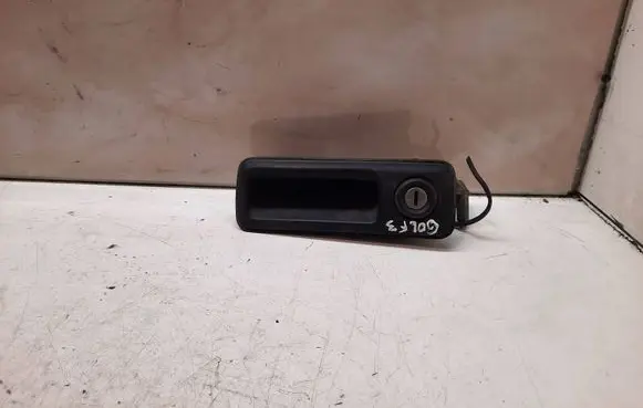 Volkswagen Golf III Tailgate/trunk/boot exterior handle 1H9827571