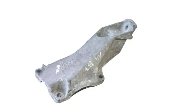 Audi A4 S4 B7 8E 8H Engine mounting bracket 8E0199307A