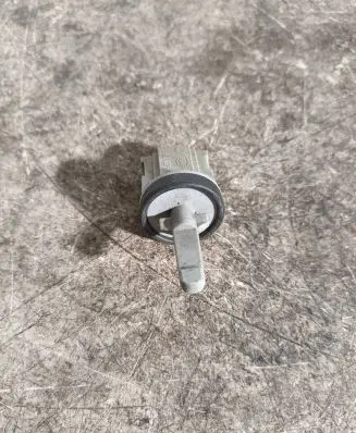 Volkswagen Golf V Interior temperature sensor 1K0907543A