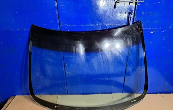Volvo XC90 Front windscreen/windshield window 31395425 31371929