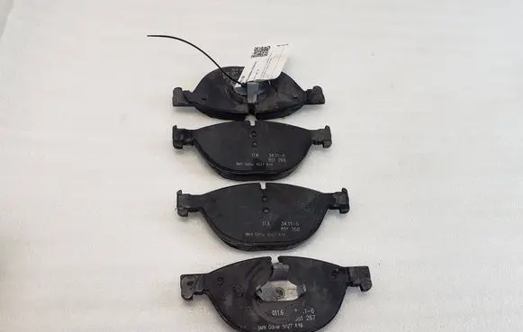 BMW 5 F10 F11 Brake pads (front) 34116851268 6851268