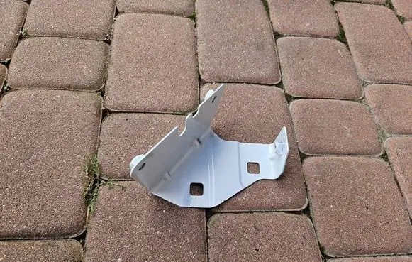 Opel Vivaro Fender mounting bracket 47903R 0287
