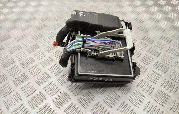 Ford Fiesta Fuse module L1BT14D068JAD