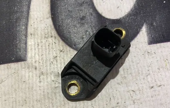 Mercedes-Benz S W220 Airbag deployment crash/impact sensor a0015428018 0015428018
