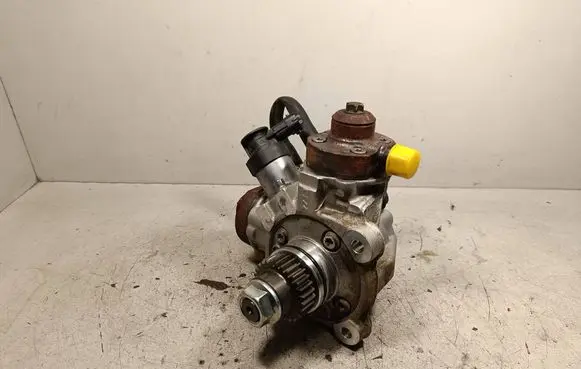 Lancia Thema Fuel injection high pressure pump 0445010636 35022131F
