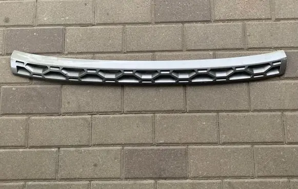 Land Rover Discovery Sport Front bumper upper radiator grill FK728A100CAW