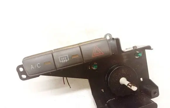 Toyota Yaris Hazard light switch 758294