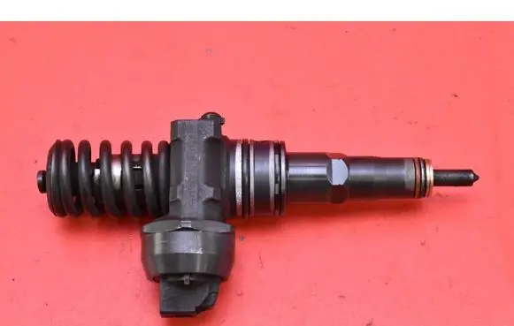 Volkswagen Golf IV Fuel injector 038130073AG