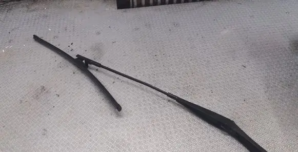 Opel Astra H Windshield/front glass wiper blade 13111220LH