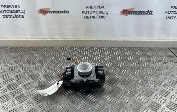 Mercedes-Benz S W221 Head unit multimedia control A2218705358