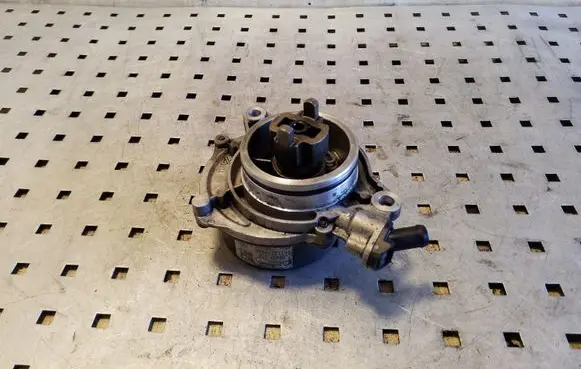 BMW 3 E90 E91 Vacuum pump 700437012 1166779123204