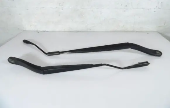Ford Courier Front wiper blade arm ET76-17526-AB
