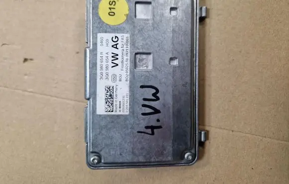 Windshield/windscreen camera