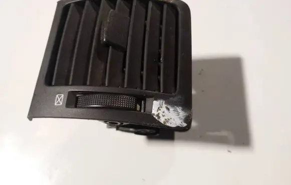 KIA Sorento Dash center air vent grill 974903e000 97490-3e000