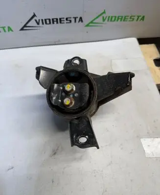 KIA Sportage Engine mount bracket 218302S10