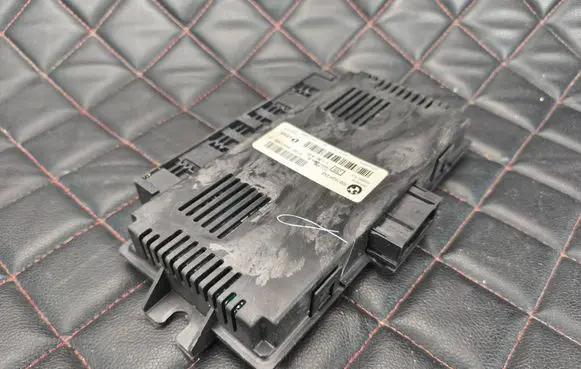Mini One - Cooper Coupe R56 Central body control module 3457389 5324828V5 2917516