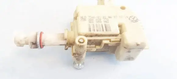 Volkswagen PASSAT B5 Central locking motor 3b0810773 3b0959782