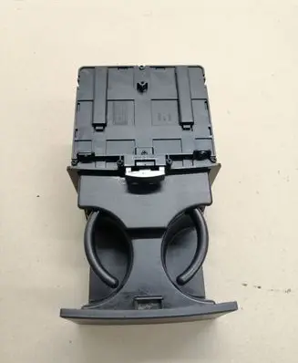 Chevrolet Captiva Cup holder back 