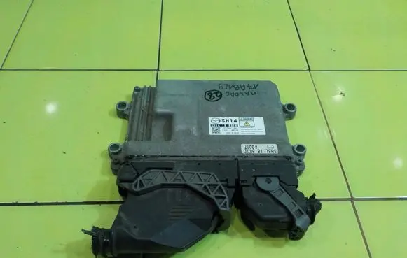 Mazda 6 Engine control unit/module SH141881A