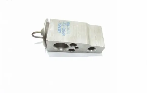 Mitsubishi Space Wagon Air conditioning (A/C) expansion valve DENSO