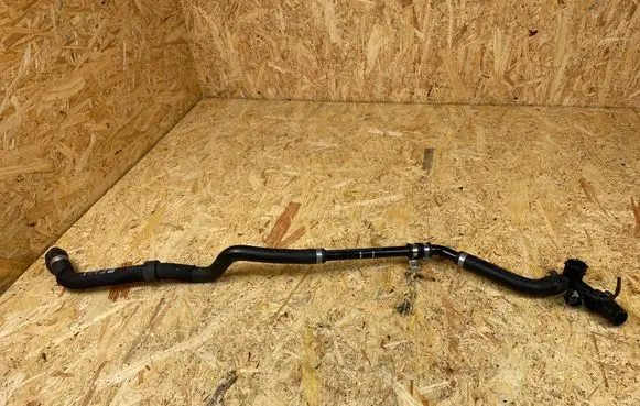Mercedes-Benz C W205 Engine coolant pipe/hose A2135015501