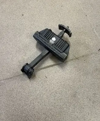 BMW 1 E81 E87 Front door check strap stopper 7164623
