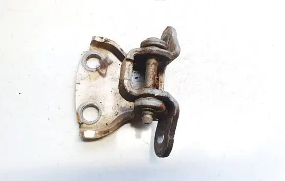 Honda CR-V Rear door lower hinge