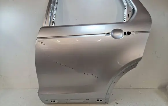 Land Rover Discovery 5 Rear door 
