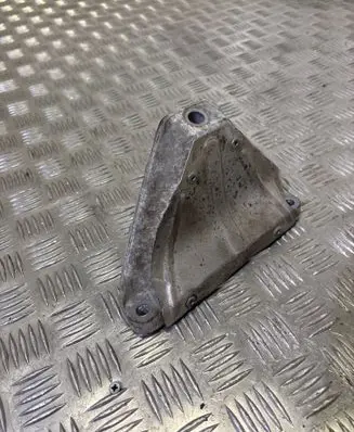 BMW 5 F10 F11 Engine mounting bracket 8777628