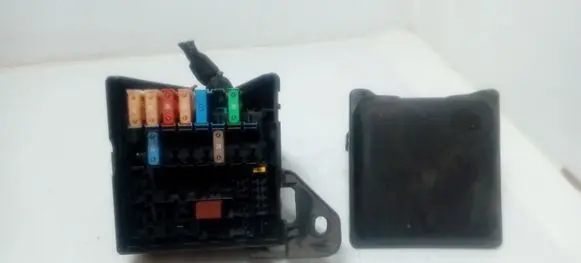 Renault Laguna III Fuse box set 240110510R
