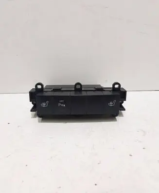 Mercedes-Benz A W169 Seat heating switch 1698209010 30061010120330 33460902