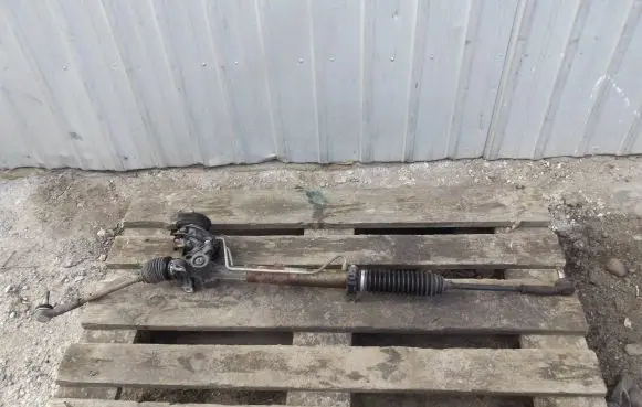 Volkswagen Polo Steering rack