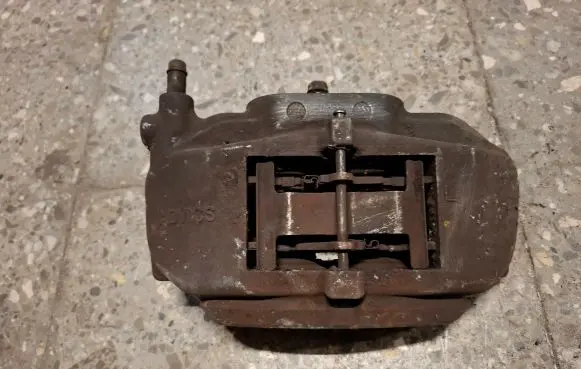 Lexus GS 250 350 300H 450H Front brake caliper ADVICS 1086