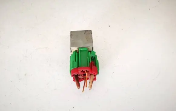 Volkswagen Golf IV Other relay 141951253B 20240072