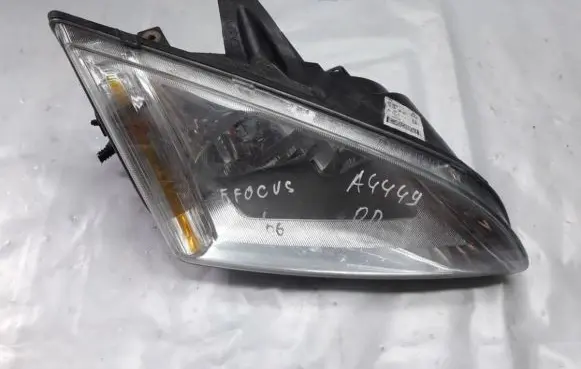 Ford Focus Headlight/headlamp 4M5113W029BC 4M51-13W029-BC