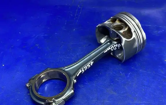 Mercedes-Benz A W176 Piston with connecting rod DFA2700317 0833135 A2700317