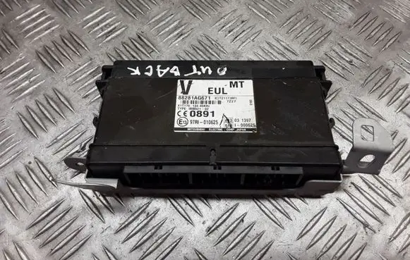 Subaru Outback Comfort/convenience module 88281AG671 X1T21173M1 97RI010625