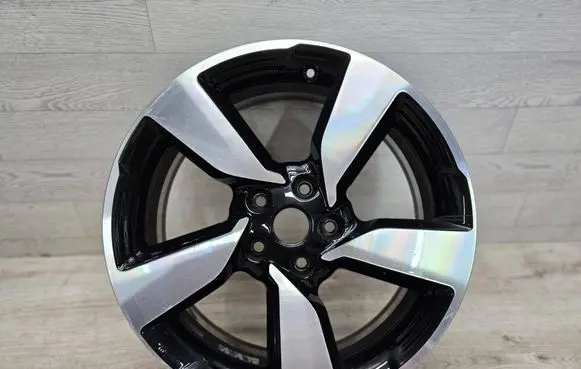 R18 alloy rim