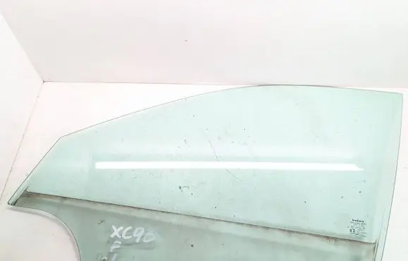 Volvo XC90 Front door window glass four-door