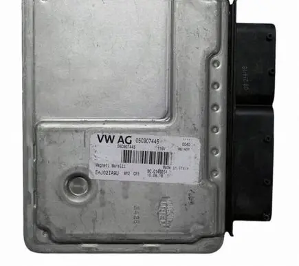 Volkswagen Polo VI Engine control unit/module 05C907445