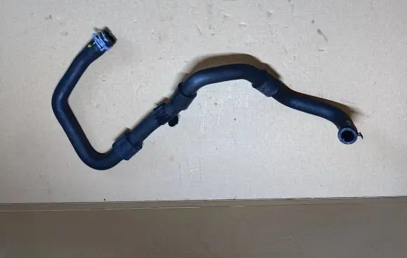 Volkswagen Golf VIII Engine coolant pipe/hose 3Q0121058B ZD250216