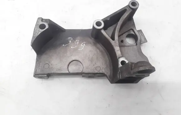 Nissan Almera N16 Engine mounting bracket 8200101196